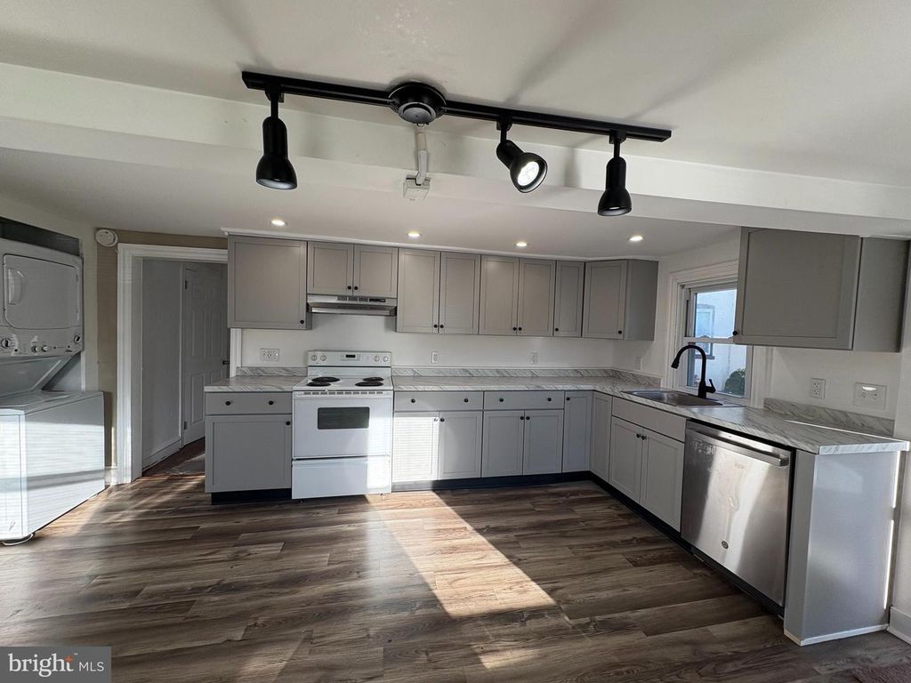 2084A FARMINGTON AVE, Boyertown, PA 19512