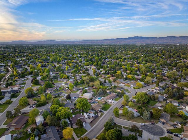 11800 W Reutzel Dr, Boise, ID 83709