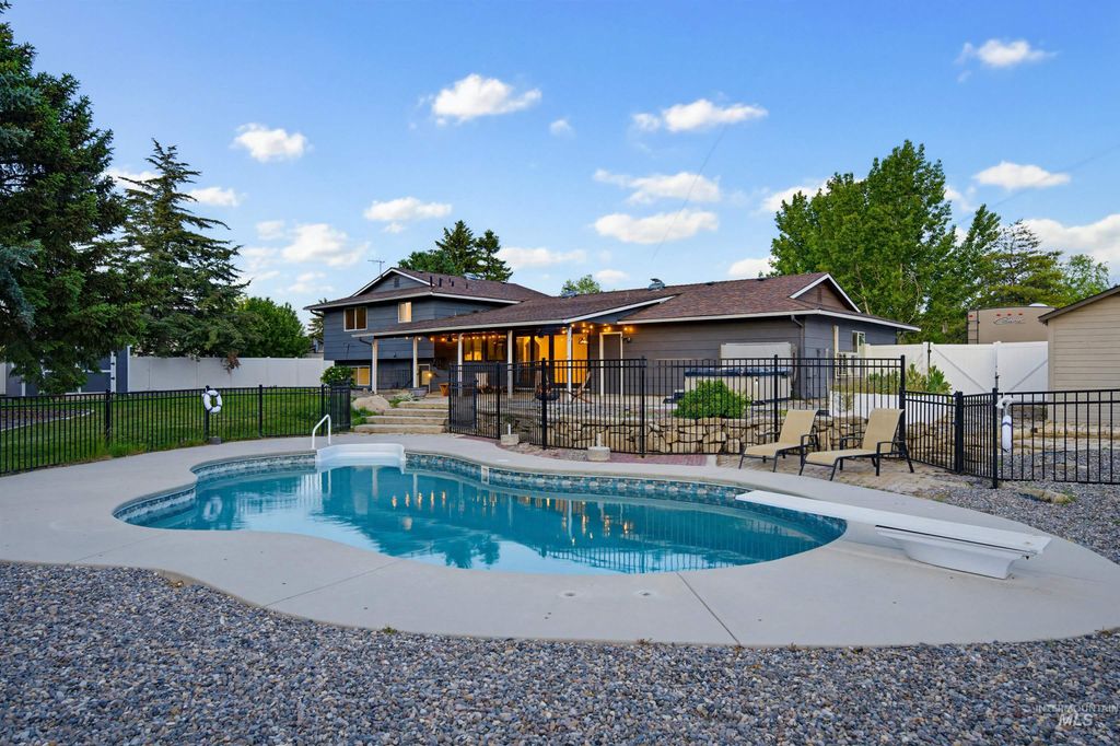 11800 W Reutzel Dr, Boise, ID 83709