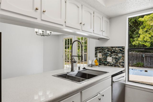 2702 Julie CV, Taylor, TX 76574