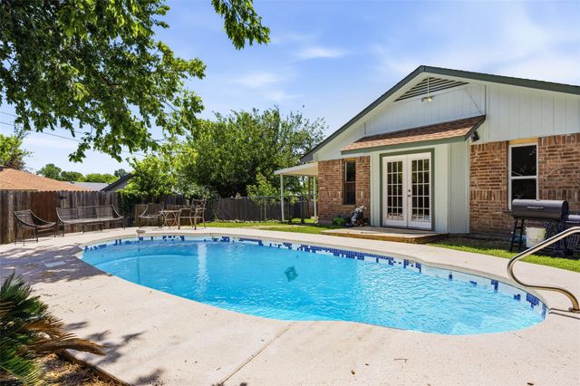 2702 Julie CV, Taylor, TX 76574
