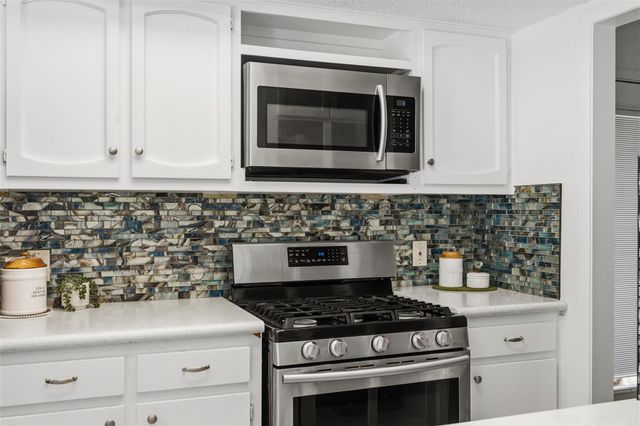2702 Julie CV, Taylor, TX 76574