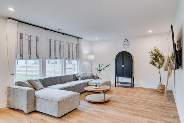 3405 Dewdrop Way, Batavia, OH 45103