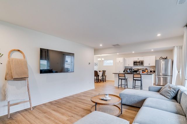 3405 Dewdrop Way, Batavia, OH 45103