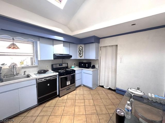 28 Silzer Ave, Woodbridge Twp., NJ 08830