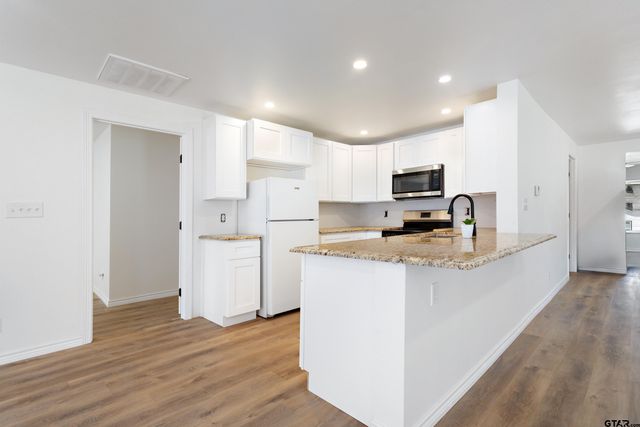500 W Vance, Tyler, TX 75702
