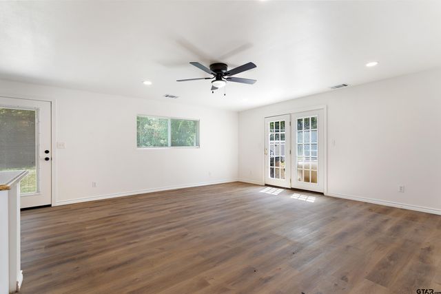 500 W Vance, Tyler, TX 75702