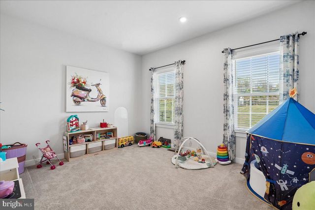 8016 INTERNATIONAL DR, Warrenton, VA 20187