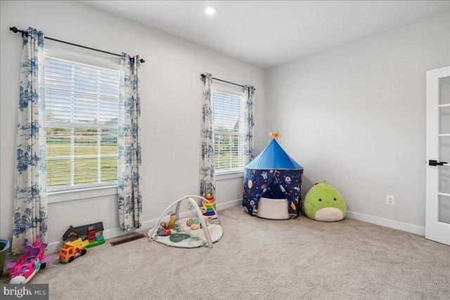 8016 INTERNATIONAL DR, Warrenton, VA 20187