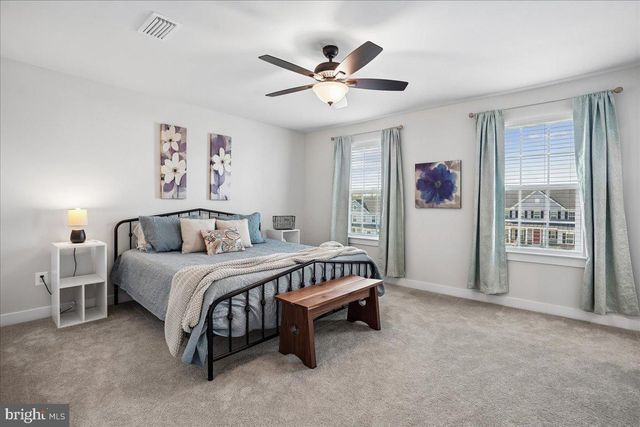8016 INTERNATIONAL DR, Warrenton, VA 20187