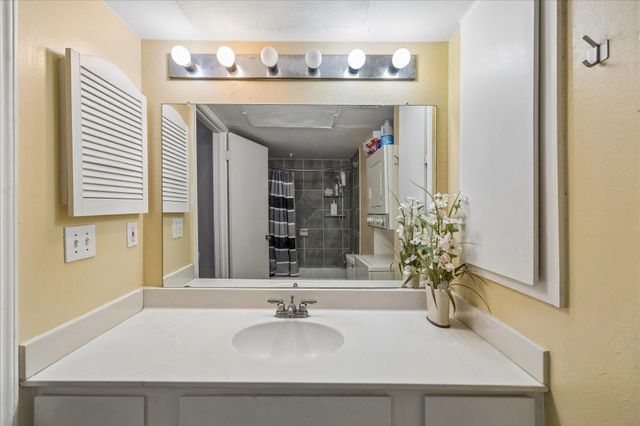 1601 S Shepherd Drive 218, Houston, TX 77019