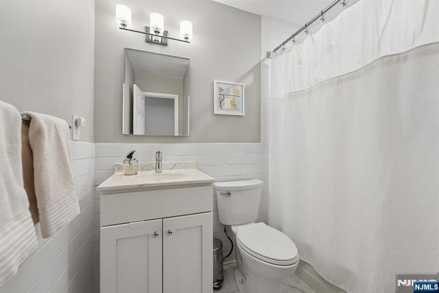 17 Tyndall Road, South Brunswick, NJ 08824