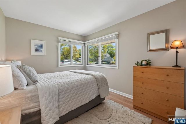 17 Tyndall Road, South Brunswick, NJ 08824