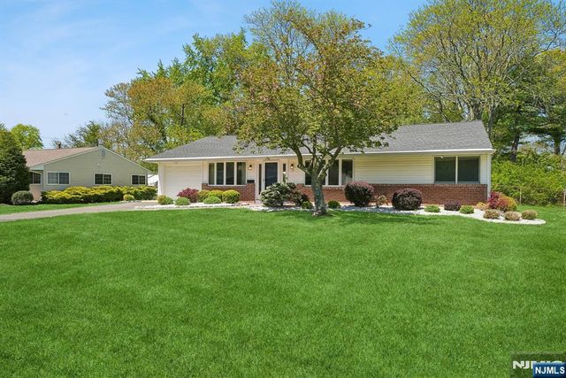 17 Tyndall Road, South Brunswick, NJ 08824