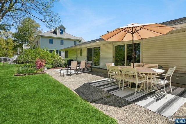 17 Tyndall Road, South Brunswick, NJ 08824