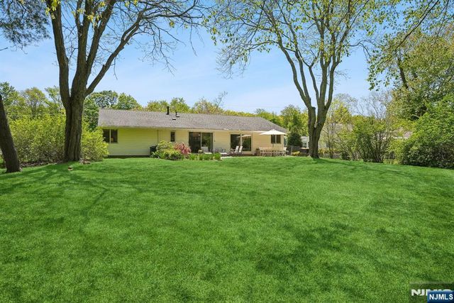 17 Tyndall Road, South Brunswick, NJ 08824