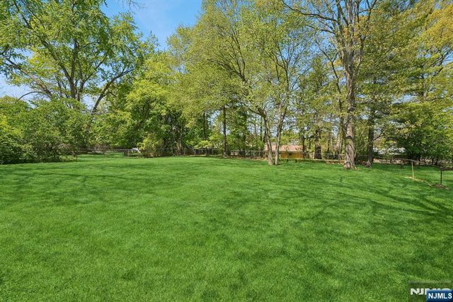 17 Tyndall Road, South Brunswick, NJ 08824