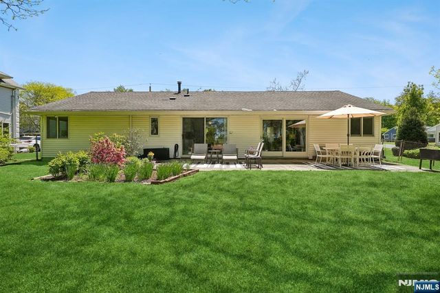 17 Tyndall Road, South Brunswick, NJ 08824