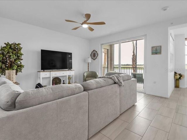 19116 SCALLOP LOOP 303, Lakewood Ranch, FL 34211