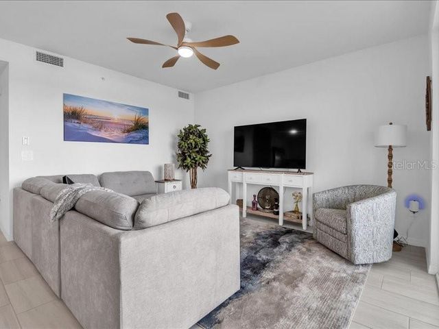 19116 SCALLOP LOOP 303, Lakewood Ranch, FL 34211