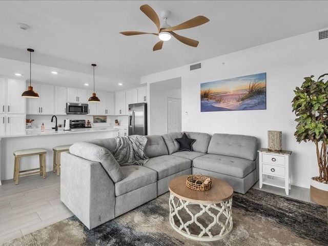 19116 SCALLOP LOOP 303, Lakewood Ranch, FL 34211