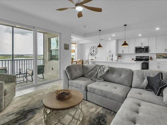 19116 SCALLOP LOOP 303, Lakewood Ranch, FL 34211