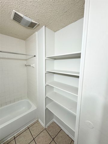 700 Retriever Lane, Mesquite, TX 75150