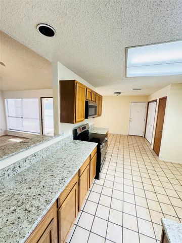 700 Retriever Lane, Mesquite, TX 75150