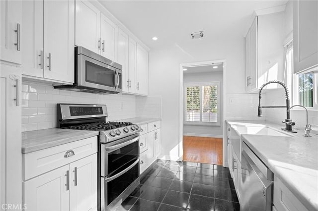 6637 Capps, Reseda, CA 91335