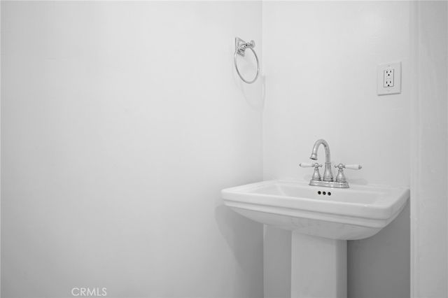 6637 Capps, Reseda, CA 91335