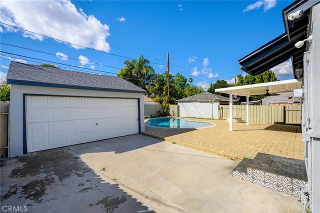 6637 Capps, Reseda, CA 91335