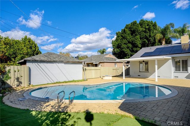 6637 Capps, Reseda, CA 91335