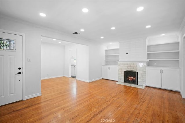 6637 Capps, Reseda, CA 91335