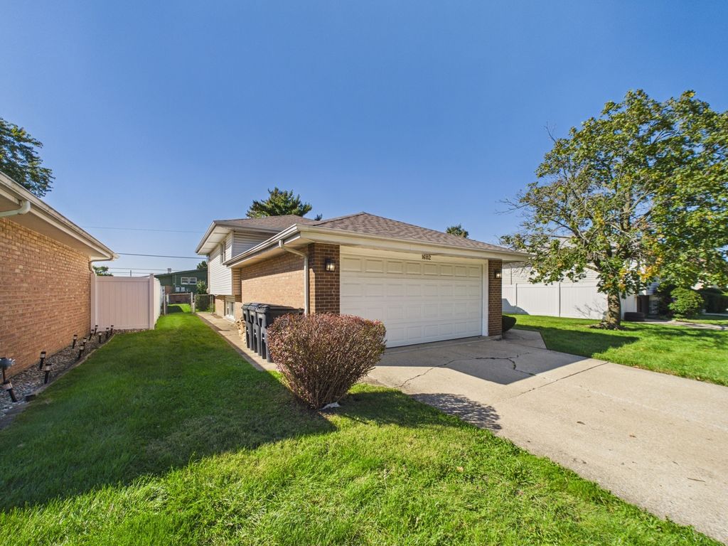 16112 Michigan Avenue, South Holland, IL 60473 — photo 2