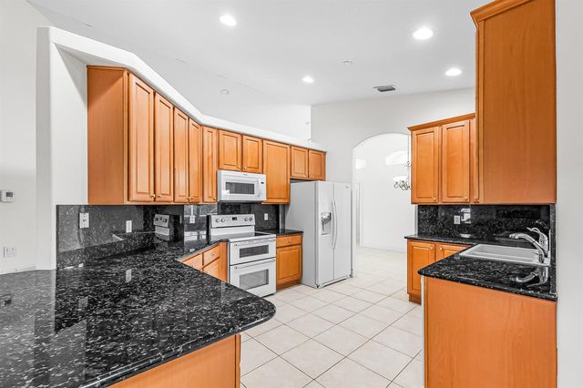 524 SE Nome Drive, Port St. Lucie, FL 34984