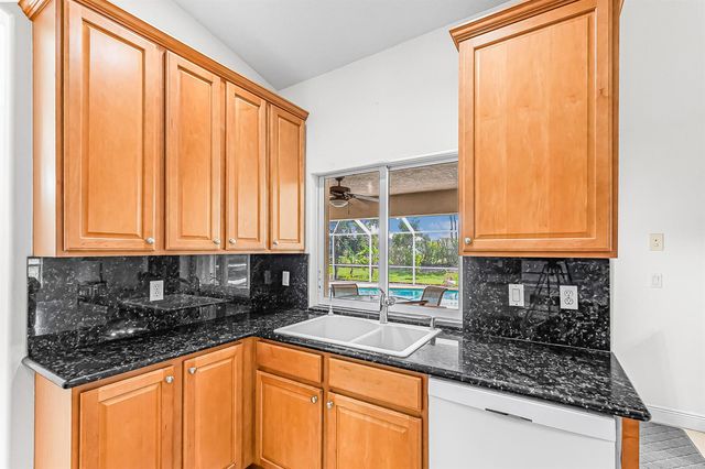 524 SE Nome Drive, Port St. Lucie, FL 34984
