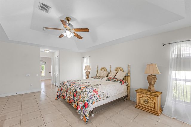 524 SE Nome Drive, Port St. Lucie, FL 34984