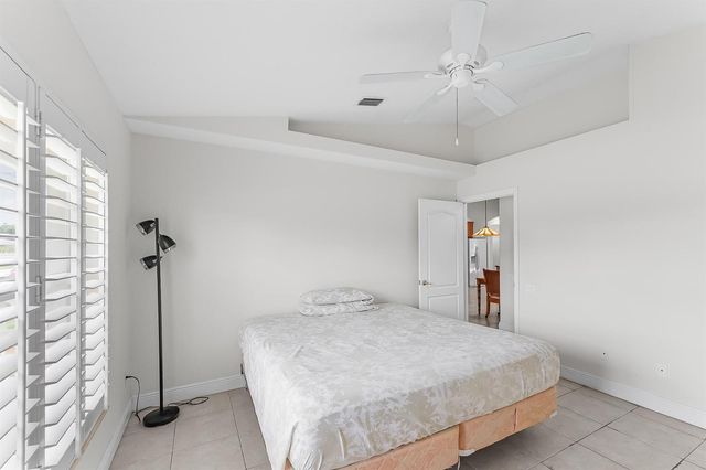 524 SE Nome Drive, Port St. Lucie, FL 34984