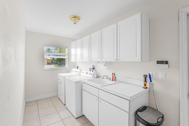 524 SE Nome Drive, Port St. Lucie, FL 34984