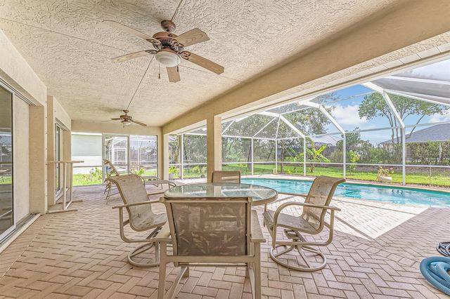 524 SE Nome Drive, Port St. Lucie, FL 34984