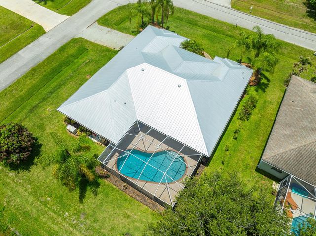 524 SE Nome Drive, Port St. Lucie, FL 34984