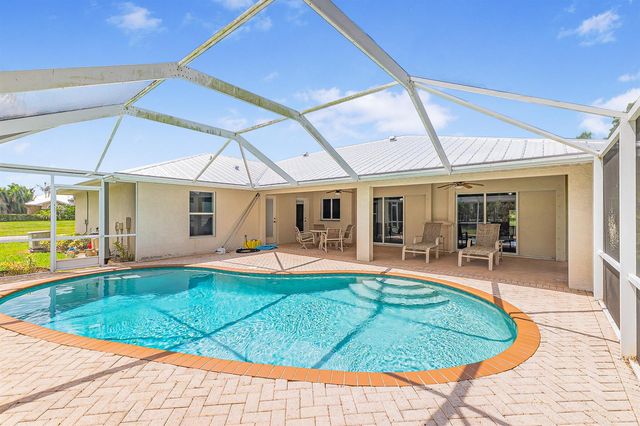 524 SE Nome Drive, Port St. Lucie, FL 34984