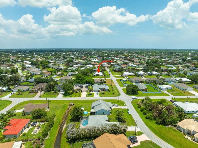 524 SE Nome Drive, Port St. Lucie, FL 34984