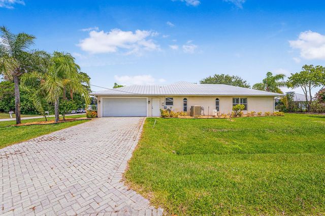 524 SE Nome Drive, Port St. Lucie, FL 34984
