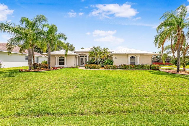 524 SE Nome Drive, Port St. Lucie, FL 34984