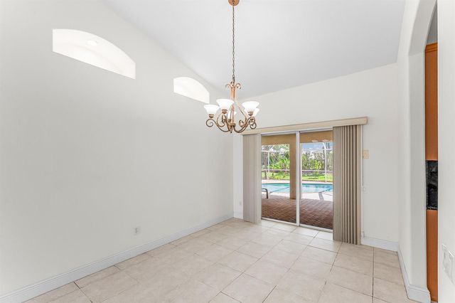524 SE Nome Drive, Port St. Lucie, FL 34984