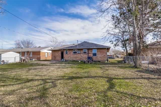 739 Royal Crest Drive, Mesquite, TX 75149
