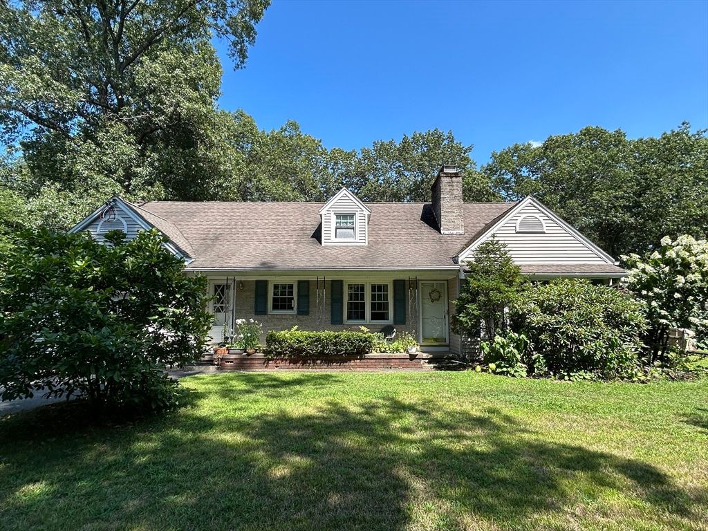 222 James St, Agawam, MA 01030