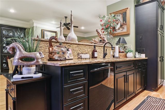 44 Chaucer Street, Savannah, GA 31410