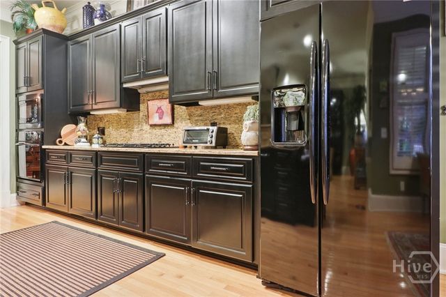 44 Chaucer Street, Savannah, GA 31410